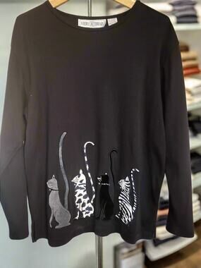 Vintage 1990's Needle & Threads Black Medium Long Sweatshirt 4 Embroidered Cats